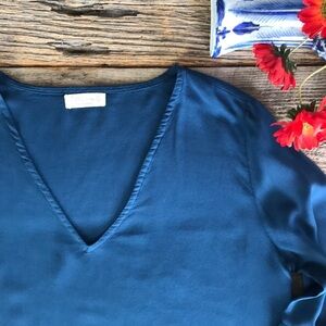 Just Living V-Neck Bell Sleeve Blouse Size Medium